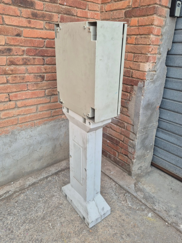 armario caja electrica plastico gris 133x43x20 1u